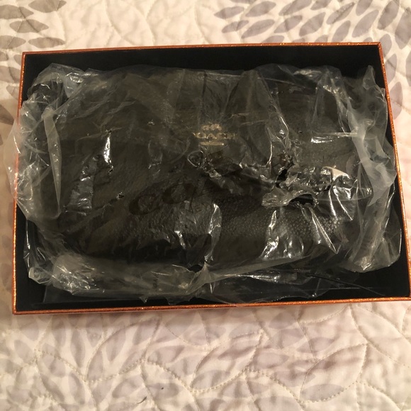 NWT COACH BLACK POUCH PURSE - Picture 12 of 14